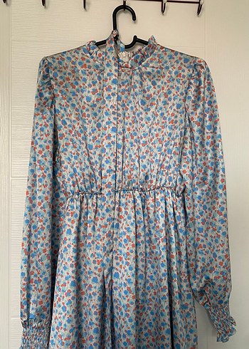 Mavi Desenli saten Elbise - Görsel 2