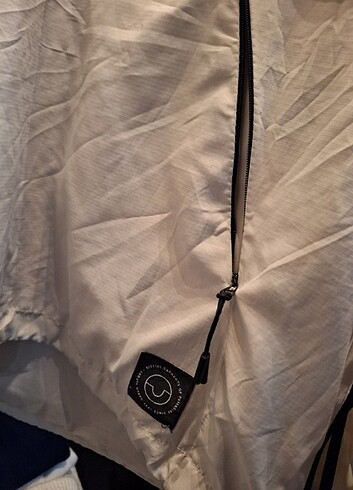 Pull and Bear Pull and bear kanguru yağmurluk