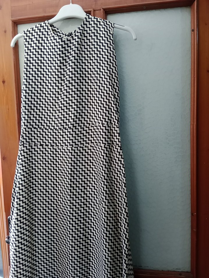 Kolsuz Elbise - Görsel 3