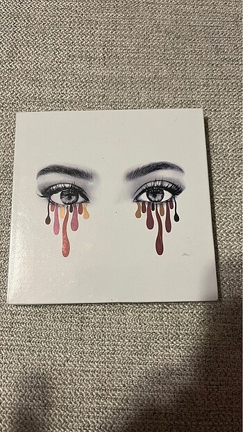Kylie Cosmetics Far Paleti