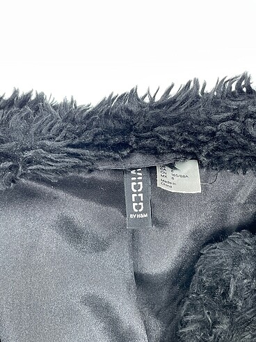 38 Beden siyah Renk H&M Mont %70 İndirimli.