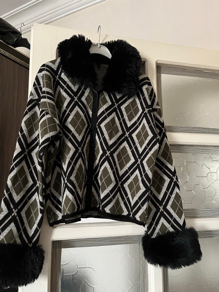 Kürk Detaylı Gri Kareli Kadın Ceket - Görsel 2