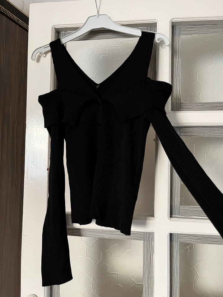 Siyah V Yaka Strappy Fitilli Triko Kazak - Görsel 2