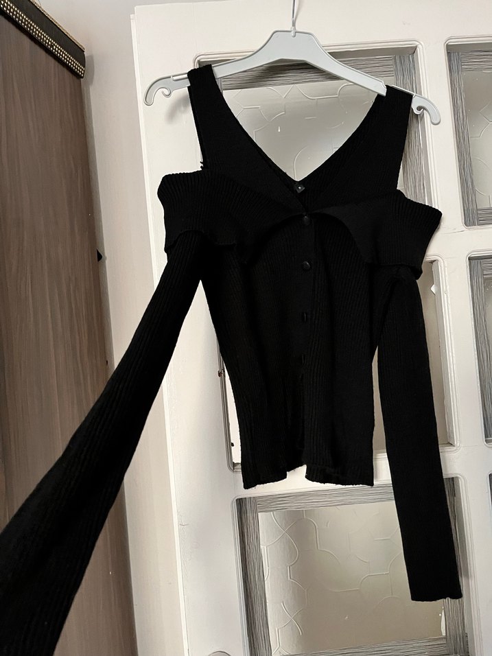 Siyah V Yaka Strappy Fitilli Triko Kazak - Görsel 3