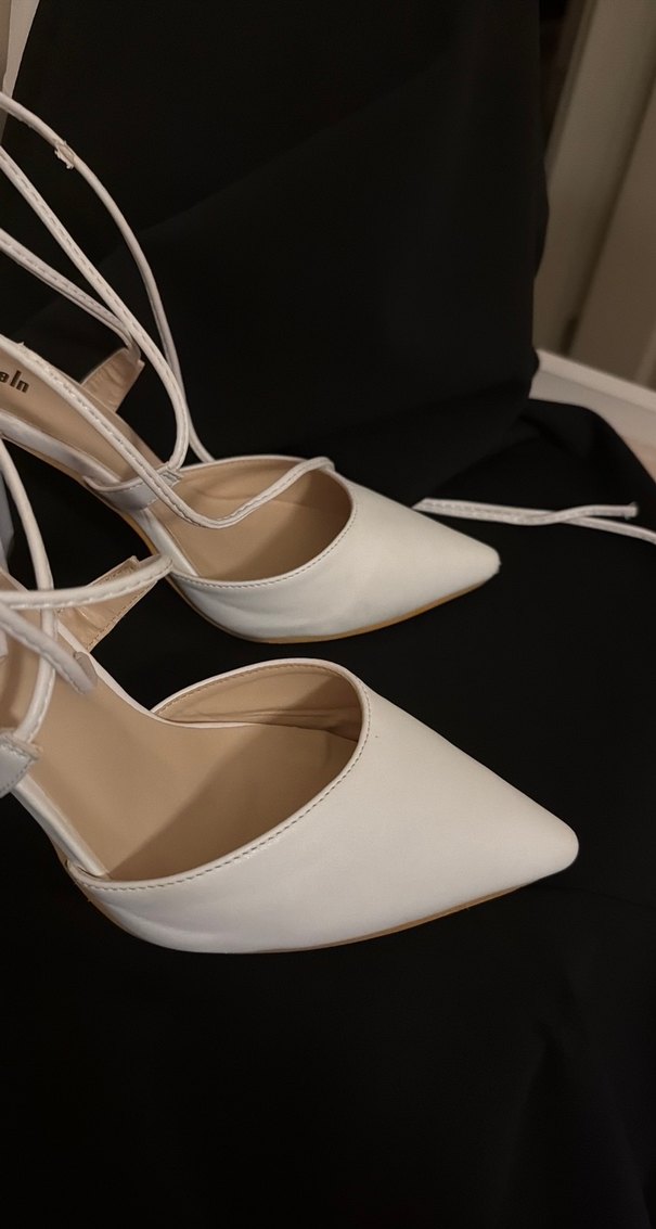 Beyaz Süet Bağcıklı Topuklu Kadın Ayakkabı - Görsel 4