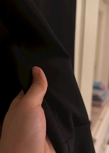 Siyah Dökümlü Uzun Kadın Etek - Görsel 3