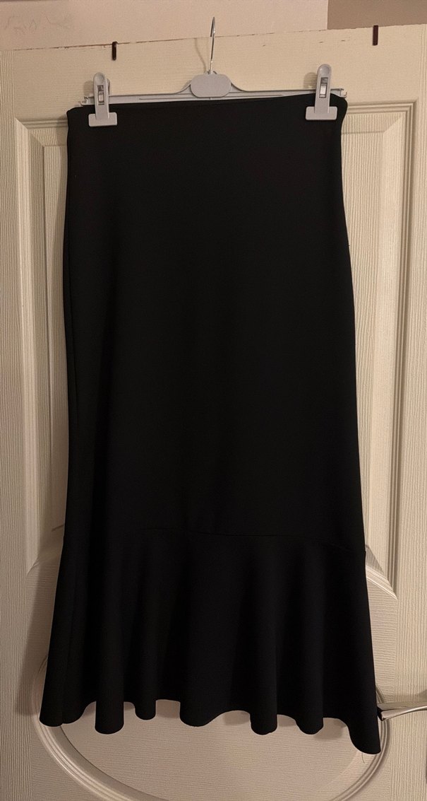 Siyah Dökümlü Uzun Kadın Etek - Görsel 2