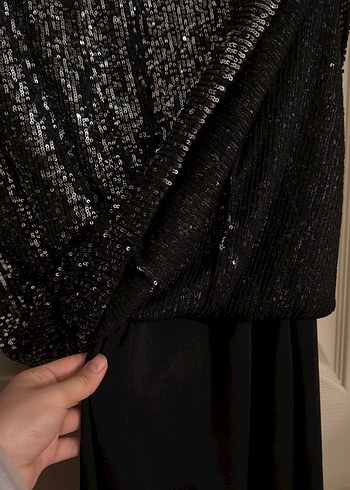 Siyah Parlak Drapeli Uzun Etek - Görsel 4