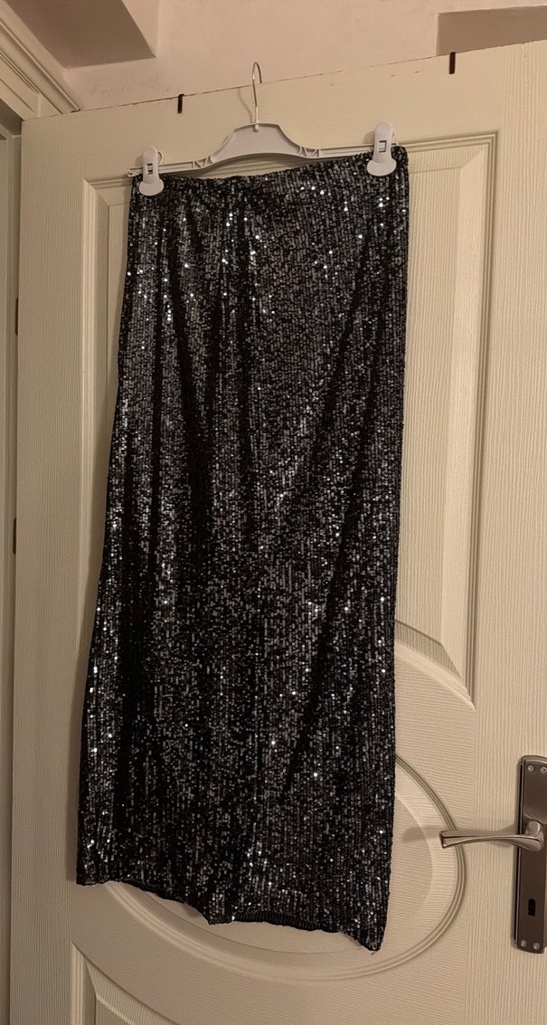 Siyah Parlak Drapeli Uzun Etek - Görsel 5