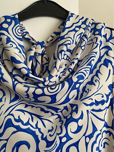 Zara Volanlı bluz
