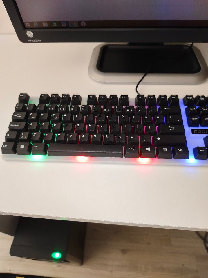 Çok Renkli LED'li Işıklı Kablolu Oyuncu Klavye - Görsel 2