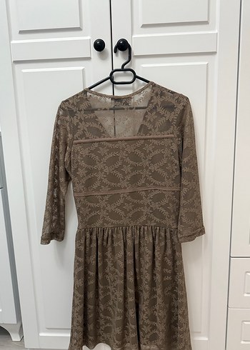 Dantel Detaylı V Yakalı Elbise - Görsel 4