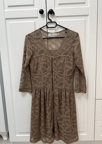 Dantel Detaylı V Yakalı Elbise - Görsel 2