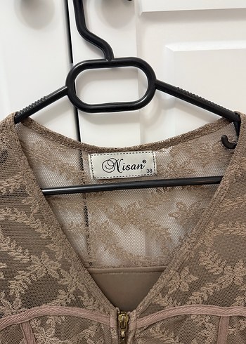 Dantel Detaylı V Yakalı Elbise - Görsel 3