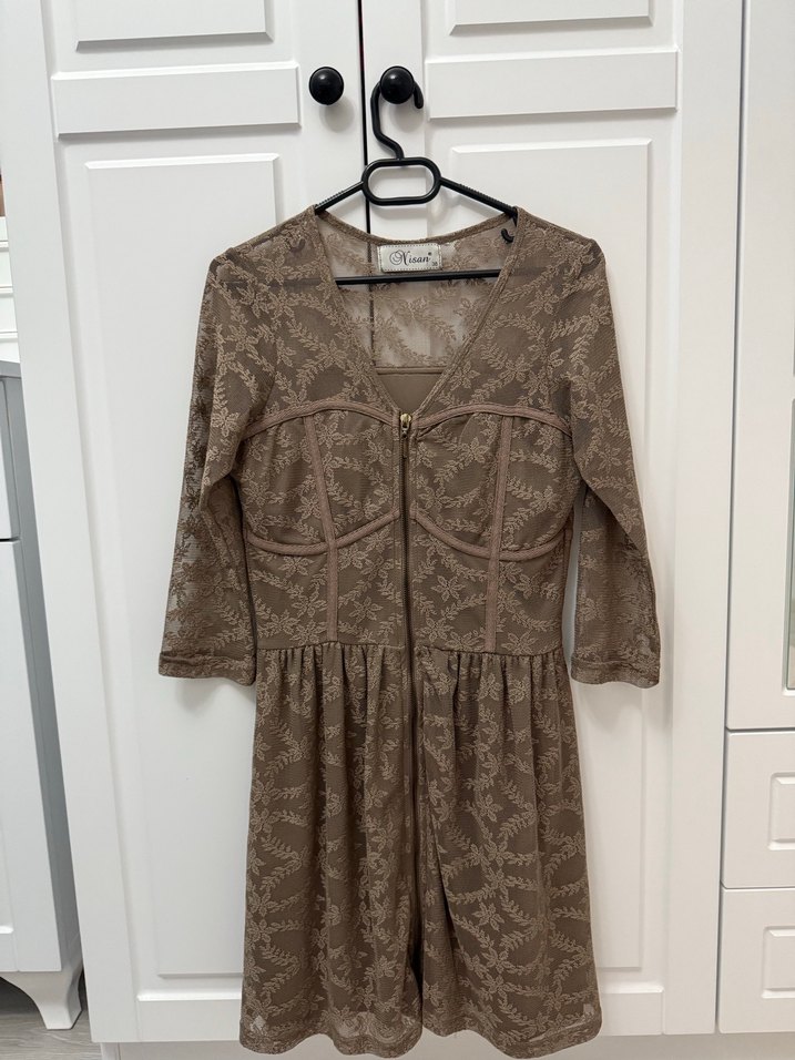 Dantel Detaylı V Yakalı Elbise - Görsel 2