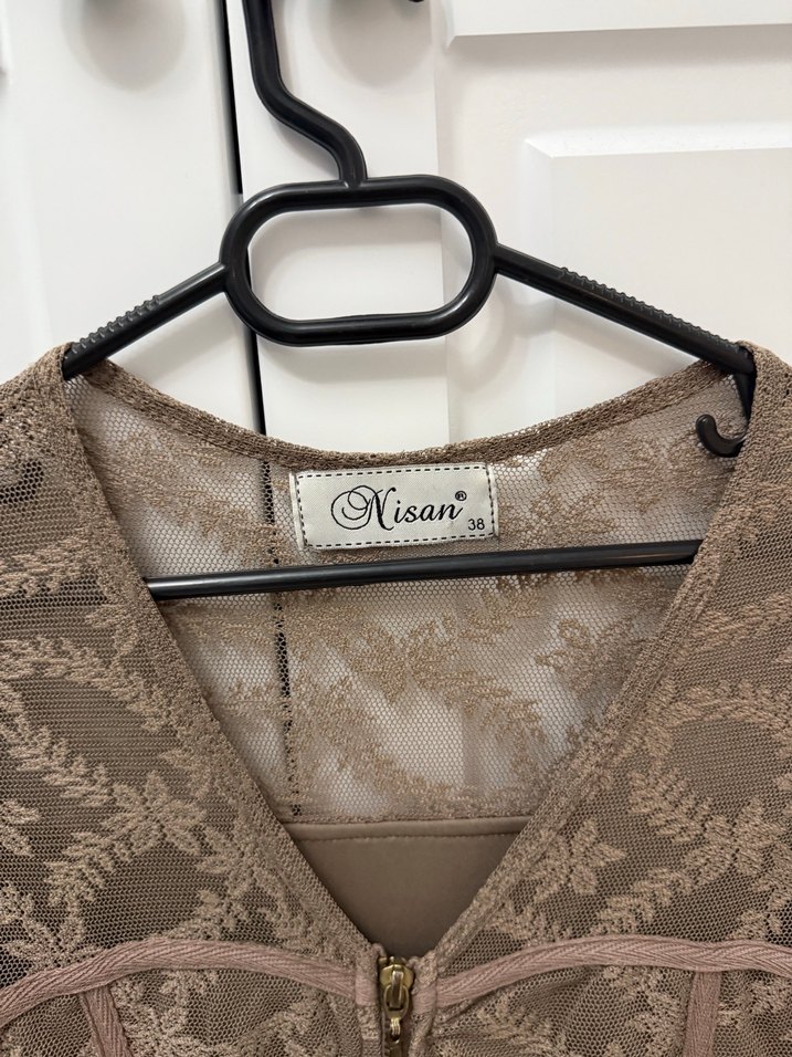 Dantel Detaylı V Yakalı Elbise - Görsel 3