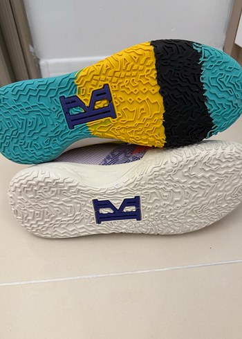 Nike Kyrie 7 Çift Renkli Basketbol Ayakkabısı - Görsel 8