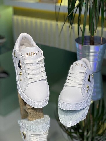 Guess Guess Sneaker