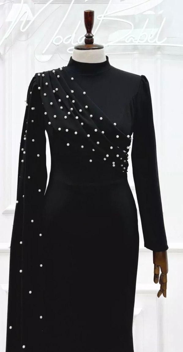 Uzun Siyah Drapeli Kadın Abiye Elbise
Satılık veya kiralık - Görsel 3