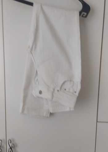Koton Kadın Beyaz Pamuklu Kemerli Kumaş Pantolon