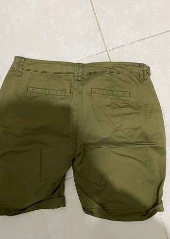 Yeşil Kemerli Erkek Şort - Görsel 2