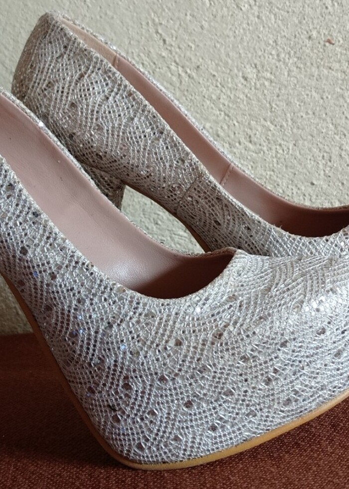 Topuklu ayakkabı - Görsel 4