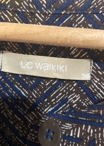 LC Waikiki Düğmeli V Yaka Bohem Midi vintage kumaş Elbise