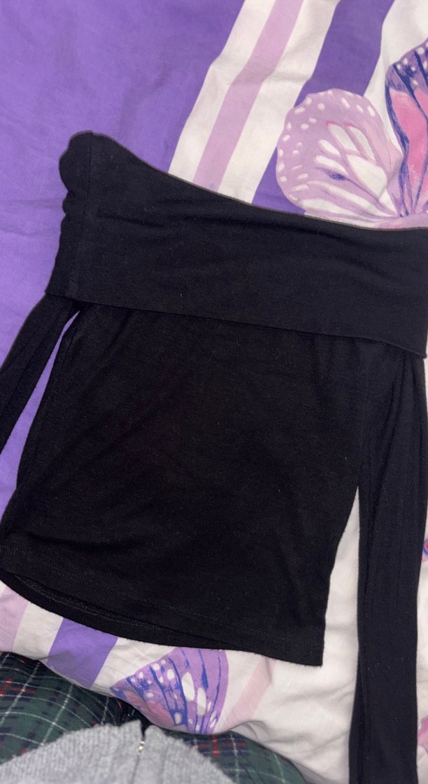 siyah göbek üstü omzu açık triko - Görsel 2