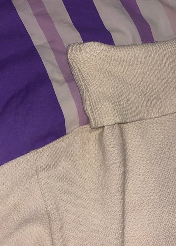 Kadın beyaz omzu açık kazak - Görsel 2