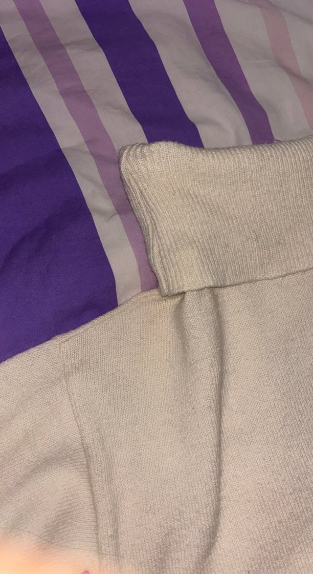 Kadın beyaz omzu açık kazak - Görsel 2