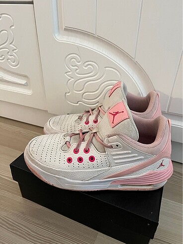 37,5 Beden jordan max aura 5