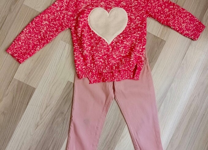 Pembe alt üst takım