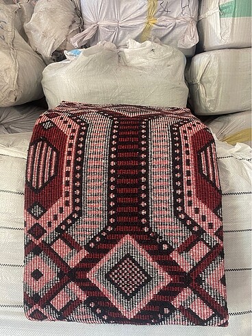 Beden bordo Renk Kilim