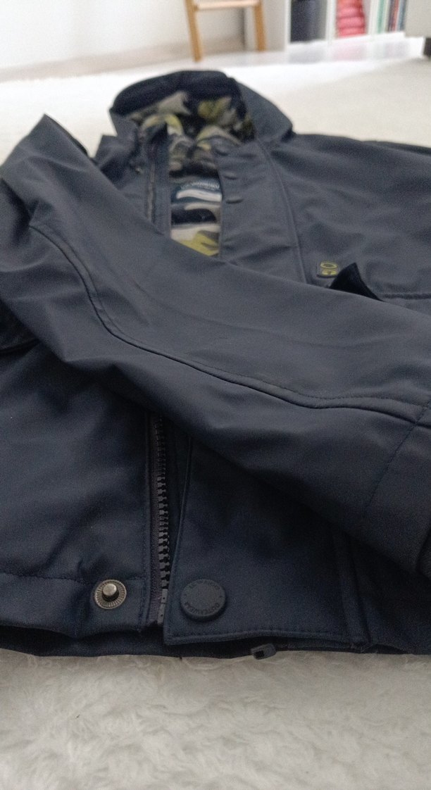 Erkek Çocuk Lacivert Düğmeli Yağmurluk - Görsel 2