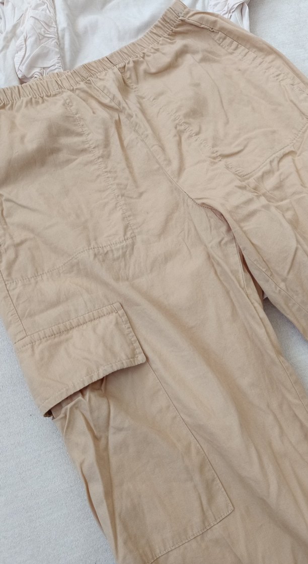 Bej Rahat kargo Pantolon ve t-shirt - Görsel 2