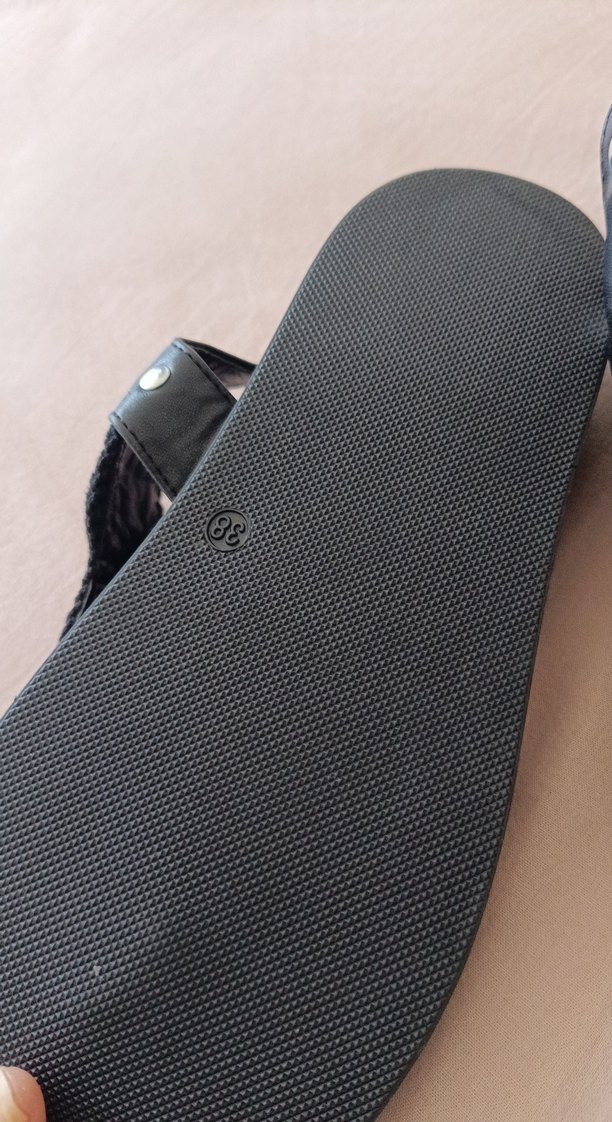 Siyah Örgü Detaylı Kadın Dolgu Topuk Sandalet - Görsel 2