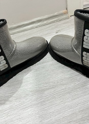 UGG Gri Yüksek Topuklu Kadın Bot - Görsel 4