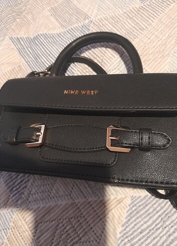 NINE VEST