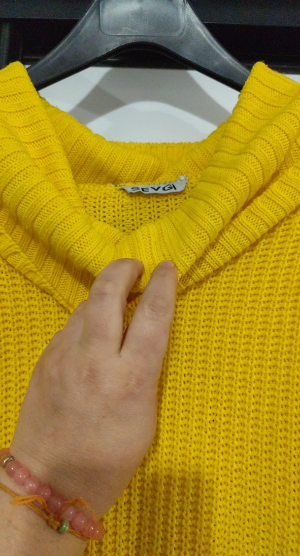 Sarı Örgü Boğazlı Kadın Kazak - Görsel 4