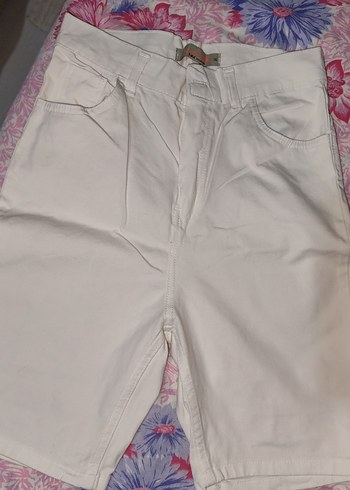 Beyaz Kadın Bermuda Şort - Görsel 4