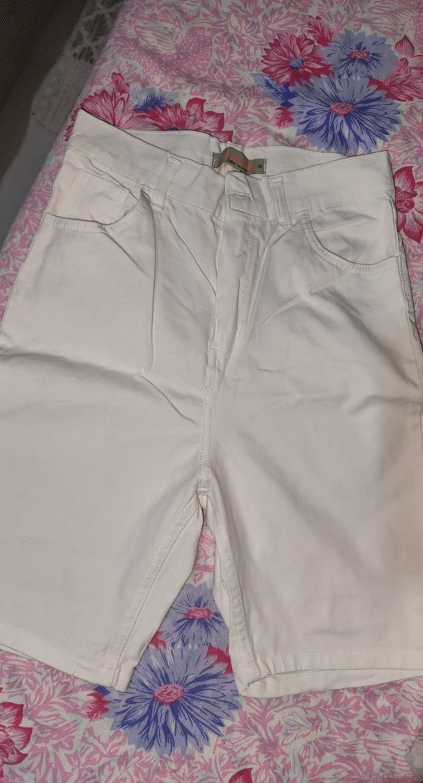 Beyaz Kadın Bermuda Şort - Görsel 4