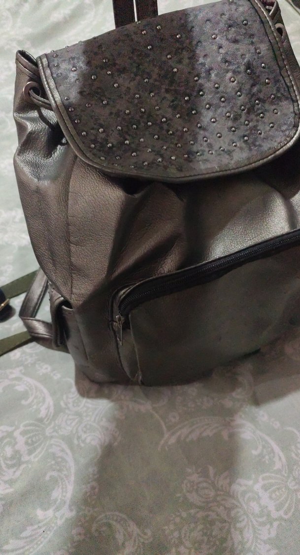 Metalik Gri Metal Detaylı Sırt Çantası — görsel 3/5