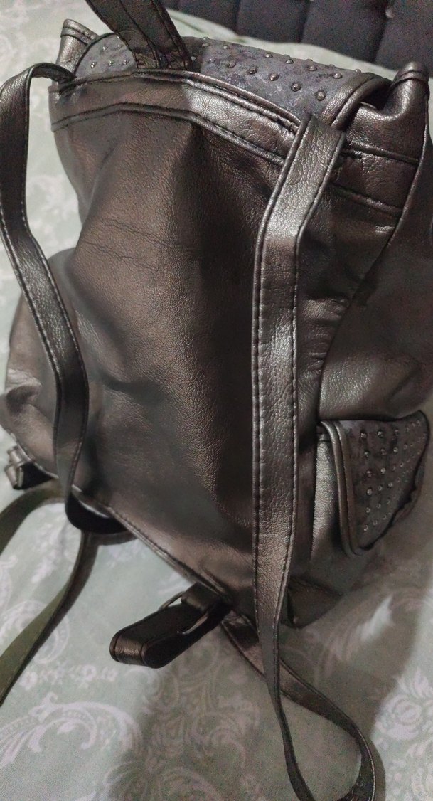 Metalik Gri Metal Detaylı Sırt Çantası — görsel 4/5