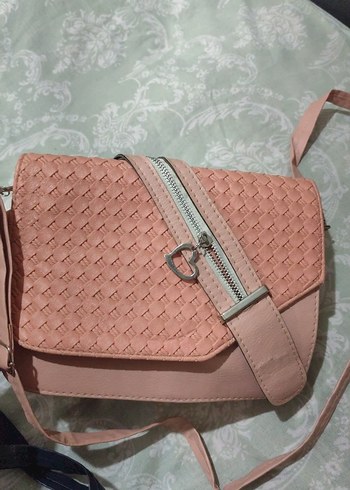 Guess Pastel Pembe Orgu Capraz Canta