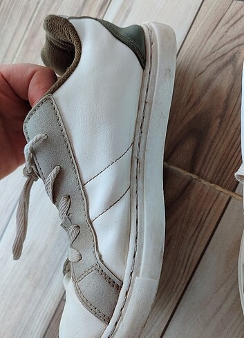 37 Beden beyaz Renk Çocuk ayakkabısı