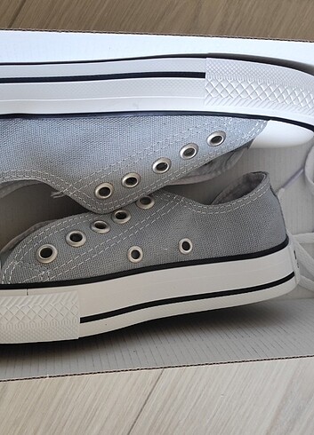 Diğer Converse
