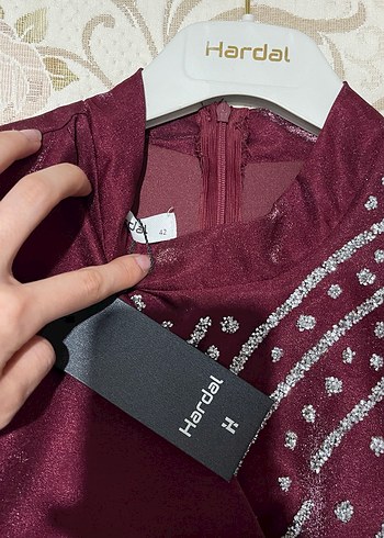 42 Beden Bordo Uzun Kollu Drape İşlemeli Abiye Elbise