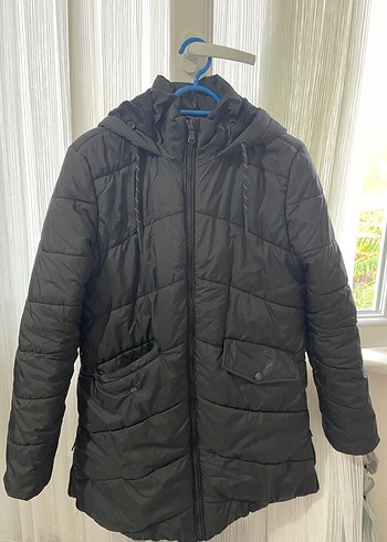 LC Waikiki Siyah Kapüşonlu Kadın Kışlık Mont