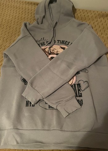 Gri Kapüşonlu Baskılı Kadın Sweatshirt - Görsel 3