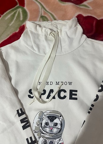 Beyaz Baskılı Yarım Fermuarlı Kadın Sweatshirt - Görsel 3